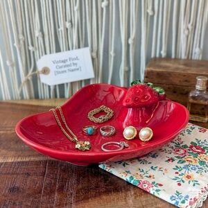 Vintage California Pottery Red Strawberry Serving Bowl USA 8420 - XL